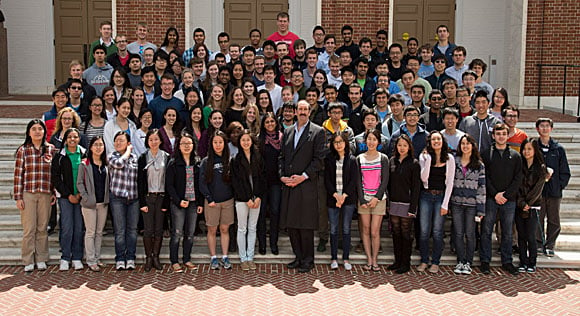 The class gathers for a huge group photo.